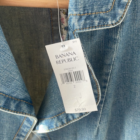 NWT Banana Republic Lightweight Denim Jacket Size 2 - Picture 2 of 6